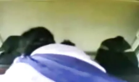 एक विशाल डिल्डो हिंदी फिल्म अरे सेक्सी के साथ गोरा
