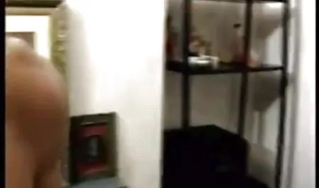 बड़े स्तनों के साथ हिंदी वीडियो सेक्सी मूवी कारमेन बोल्ट संभालती है