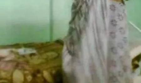 दादी ने एक जवान लड़के के हिंदी फिल्म पिक्चर सेक्सी साथ मस्ती की