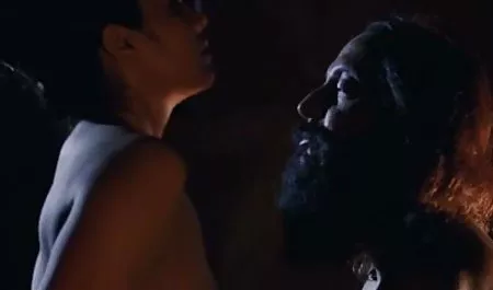 मार्ले बीपी सेक्स फिल्म ब्लेज़ बीडीएसएम की कोशिश करता है