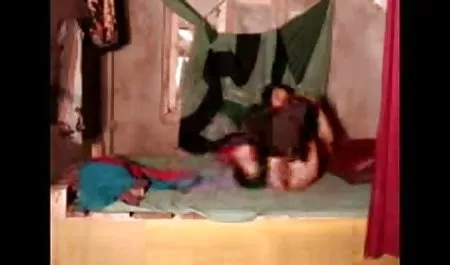 तीन दोस्तों ने एक सुपर हिंदी वीडियो फुल मूवी सेक्सी नंगा नाच आयोजित किया