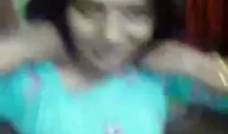 योनि में एक गुड़िया फुल सेक्स फिल्म की तरह गड़बड़