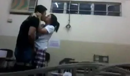 एक लड़की को लैपटॉप ठीक करने के लिए बेच सेक्सी फिल्म बताओ हिंदी में दिया