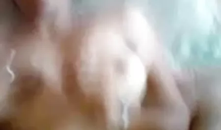 एक गुलाबी पोशाक में एक लड़की से blowjob सेक्सी फिल्म दिखाइए
