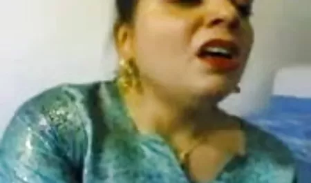 सड़क पर सीधे इंग्लिश फुल सेक्स फिल्म एशियाई को जब्त कर लिया