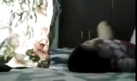 बस्टी मिल्क एक ग्रीनहाउस में हस्तमैथुन सेक्सी फिल्म दीजिए हिंदी में करता है