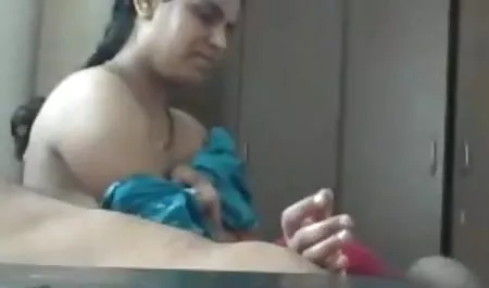 एक रईस औरत के साथ सेक्सी पिक्चर फुल मूवी सेक्स