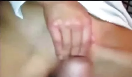 गैंगबैंग की सेक्सी हिंदी फिल्म सेक्सी शुरुआत हरी ककड़ी से हुई थी