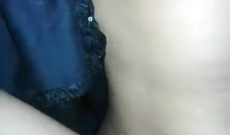 बफ़र्ड चिक को हिंदी फिल्म अरे सेक्सी हॉटटर बहुत पसंद है