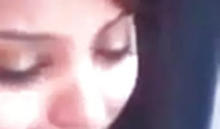 फर्श पर युवा हिंदी सेक्सी मूवी चलने वाली जोड़े