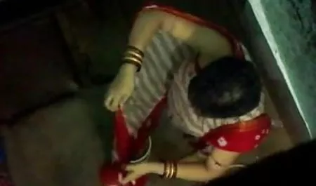 एक सेक्सी हिंदी पिक्चर मूवी टैक्सी में लड़की यात्रियों के साथ मस्ती करती है