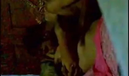एक खूबसूरत श्यामला के साथ सेक्सी फिल्म करने वाला अश्लील