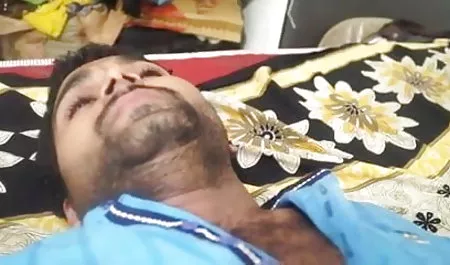 वासना ने बॉलीवुड सेक्सी फिल्म एक आदमी को पकड़ लिया
