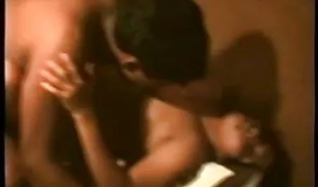 सुंदरता के साथ स्ट्रिप सेक्सी सेक्सी फिल्म शो