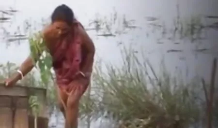 दो भूखी लड़कियों को खुश हिंदी पिक्चर फिल्म सेक्सी करने वाली