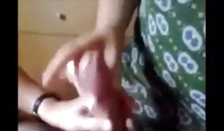 आदमी ने सभी छेदों में दो सुंदरियों हिंदी सेक्सी पिक्चर मूवी को काम किया