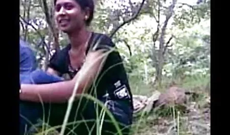 दो फिल्मी हीरोइन की सेक्सी फिल्म टहनियाँ चूसना सीखें
