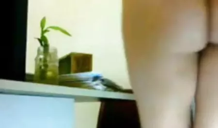ऑड्रे हॉलिडे ने एक आदमी को सेक्स के सेक्सी फिल्म हिंदी में लिए जगाया