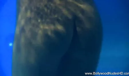 उसने मालिश और blowjob के साथ काम करने के बाद सेक्सी फिल्म हिंदी की शेफ को आराम दिया