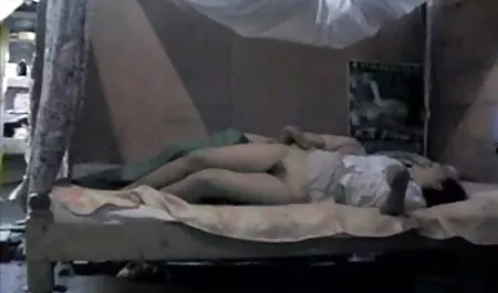जापानी ने पत्नी की बालों वाली चूत हिंदी फिल्मों का सेक्स चाटी