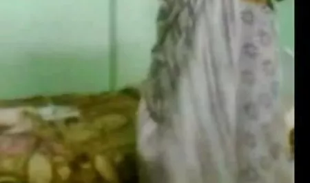 वह किसी तरह मेरी गांड हिन्दी मे सेक्सी फिल्म में बहुत गहराई तक चला गया!