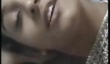 सिल्विया सागे ने अपने पति सेक्स फिल्म चाहिए को इग्गी अमोरे के साथ राजद्रोह के लिए पकड़ा