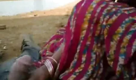 निया ब्लैक सेक्सी फिल्म बॉलीवुड एक परिपक्व महिला से समलैंगिक सबक लेती है