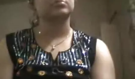 बच्चा और हिंदी पिक्चर फिल्म सेक्सी में मजबूत लड़का