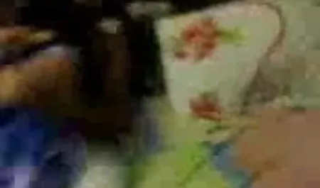 Alli हिंदी सेक्सी फ़िल्म Rae कुशलता से एक अजनबी के साथ मालिश और चुदाई करता है