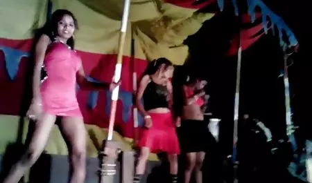 सेक्स के दौरान विक्सेन हिंदी फिल्म सेक्सी बताओ स्टील स्क्वैर