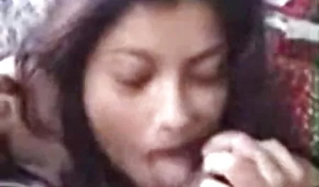 निर्देशक ने शुरू की सेक्स एक्ट्रेस हिंदी फिल्म हीरोइन सेक्स