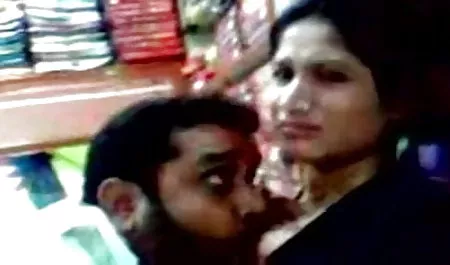 ठाठ गोरा हिंदी फिल्म वीडियो में सेक्सी से हैंडजॉब