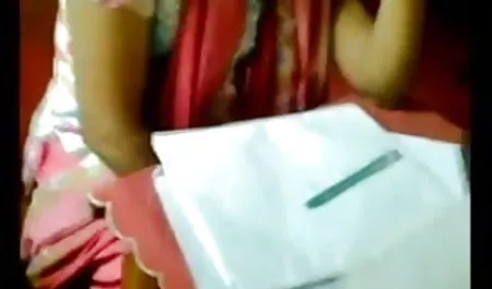 लाल बालों वाली गुड़िया के साथ सेक्सी फिल्म लगा दो एक उत्साह से संतुष्ट