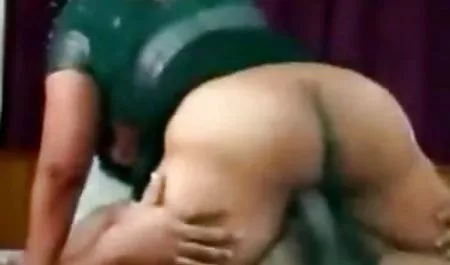 एक आकर्षक जोड़े का रोमांटिक सेक्सी फिल्म सेक्सी फिल्म वीडियो में सेक्स