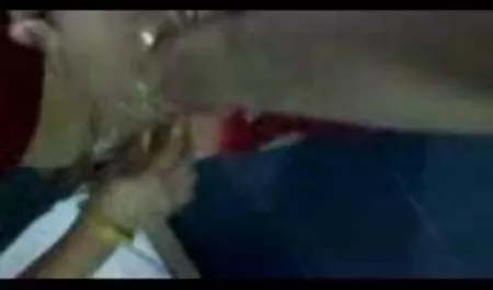 कारी स्वीट्स ने लिविंग रूम में एक लड़के सेक्सी में हिंदी मूवी के साथ सेक्स किया था