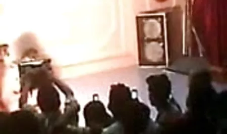 एशियाई वेश्या हिंदी की सेक्सी मूवी ने प्यार से पीटा