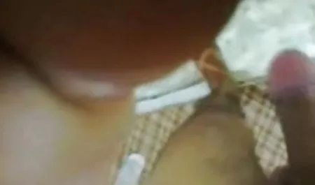 क्रिस्टी स्नो काले हॉलीवुड सेक्सी हिंदी फिल्म दोस्तों से मिलने आया था