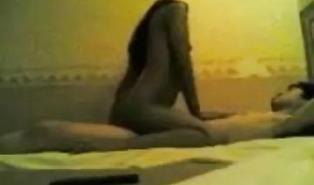उसका सेक्स फिल्म देखने के लिए पसंदीदा मज़ा
