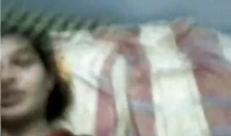 हॉट गोरा उसके प्रेमी के लिए उसके वेबकैम सेक्स फिल्म दीजिए वीडियो पर blowjob लेता है