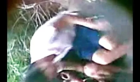 पुलिस ने एक सेक्सी हिंदी फिल्म सेक्सी हिंदी फिल्म वेश्या को दंडित किया