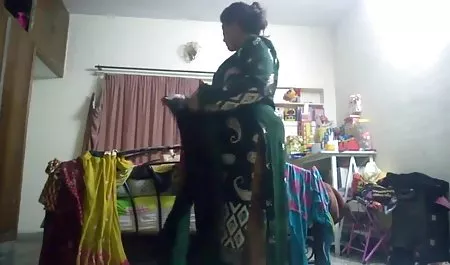 एक सदस्य हिंदी वीडियो सेक्स फिल्म पर तीन चूजे