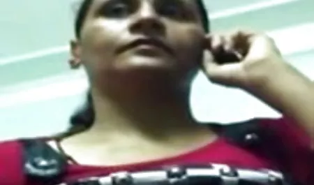 मालिश पर आराम करने सेक्सी पिक्चर हिंदी पिक्चर फिल्म के लिए फूहड़ प्यार करता है।