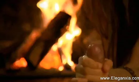 एशियाई फूहड़ एक मोटा मुर्गा सेक्सी पिक्चर वीडियो में वीडियो में लेता है